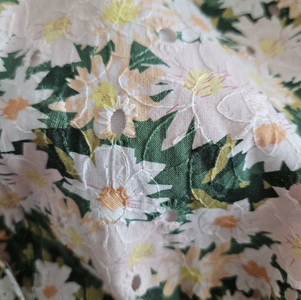 AUREUM Green and Cream Floral Mini Dress - Picture 7 of 9
